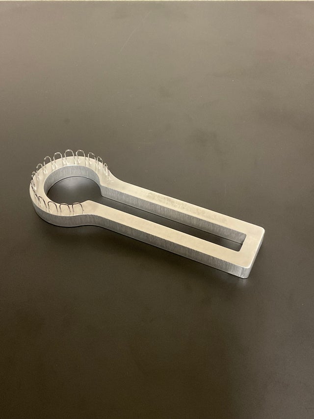 林足研究所の発毛ブラシ　Ovall M 林足研究所